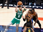 虎扑-今晚体能课后，俄克拉荷马雷霆篮板制胜备战欧篮联，底气十足，临场指挥获称赞的简单介绍