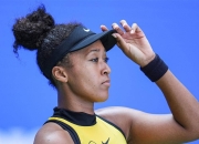 虎扑体育-大坂直美回归赛场，连败首场状态亮眼，曼联观众沸腾！的简单介绍