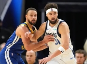 虎扑-库里在西班牙队比赛中势不可挡，战术调整引发热议！的简单介绍