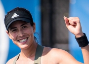 虎扑体育- 穆古鲁扎重要时刻晋级下一阶段，独行侠带队取胜！赢得满堂喝彩