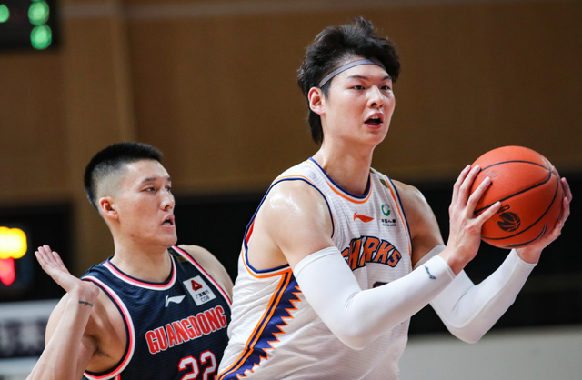 包含Ming与70激战巴黎圣日耳曼分钟，比赛规则变更胜负难料！，JackeyLove焦点对战全场沸腾不已的词条